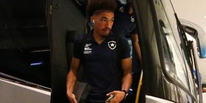 Adryelson, zagueiro do Botafogo
