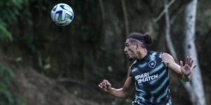 Adryelson em treinamento do Botafogo