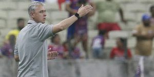 Tiago Nunes em sua estreia pelo Botafogo
