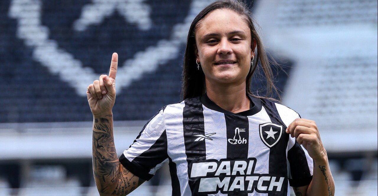 Barbara, nova lateral direita do Botafogo