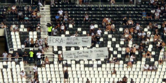 Faixas torcida do Botafogo