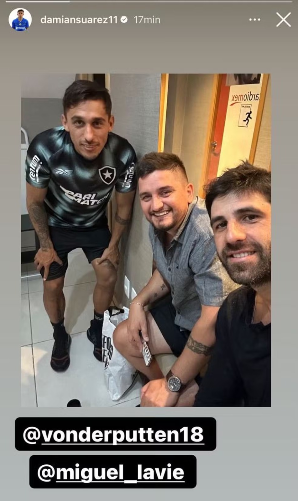 Damían Suárez com a camisa de treino do Botafogo
